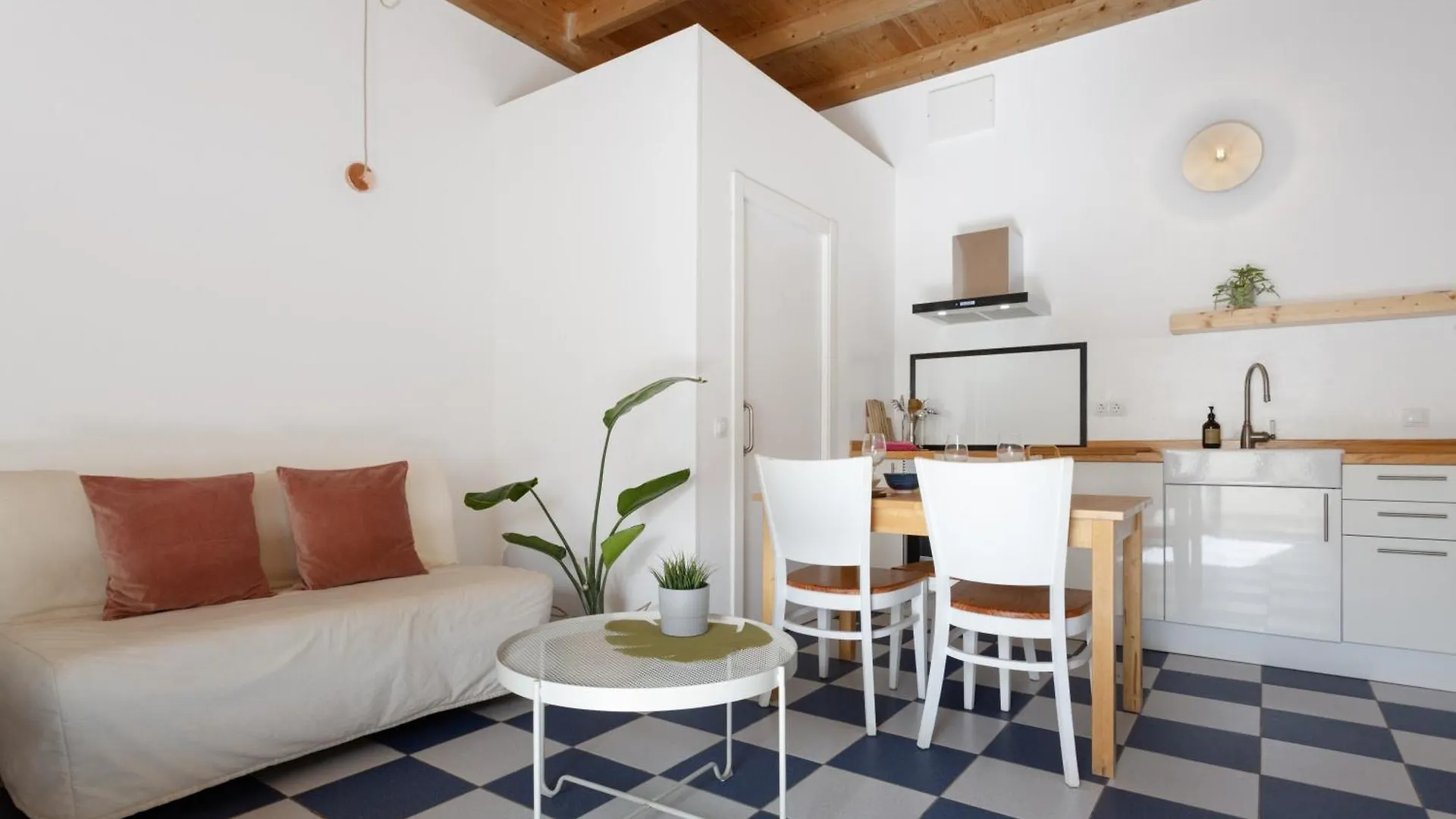 Contacten van Blue Oasis